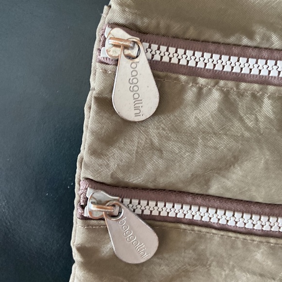 Baggallini crossbody - Picture 5 of 13
